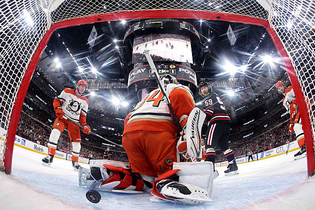 Golden Knights vs. Blackhawks Prediction & Picks - Dec. 2