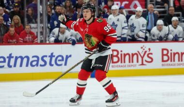 Chicago Blackhawks center injured in loss