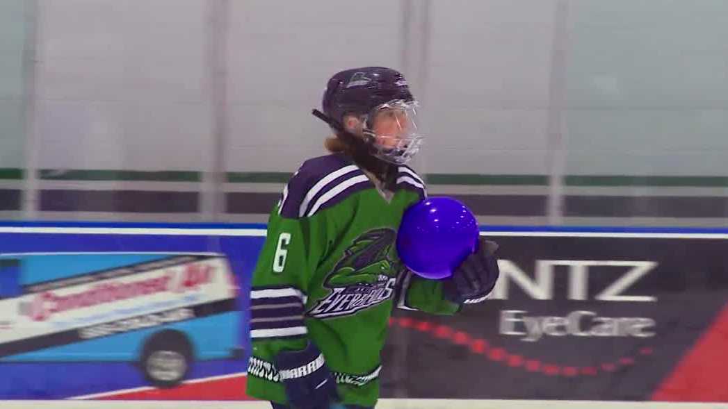 Florida youth hockey player balances diabetes and his love for the game