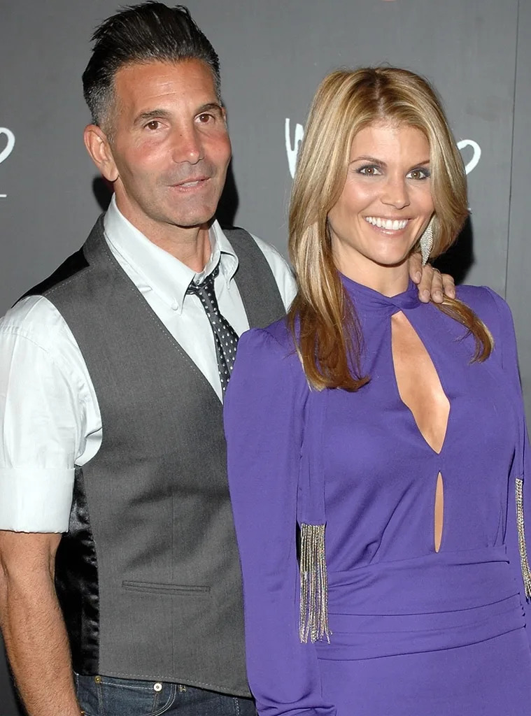 <p>Lori Loughlin & Mossimo Giannulli</p>