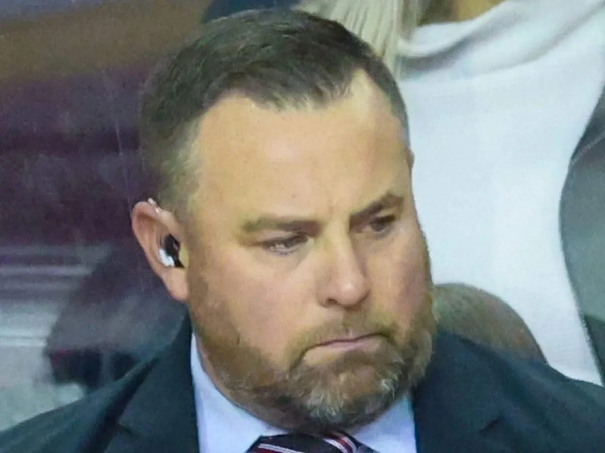 Marc Savard's firing buys some time for Craig Berube, slumping Leafs