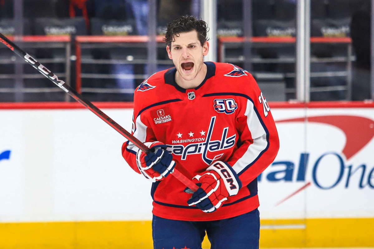 Capitals credit Nic Dowd for getting them standings point against Hurricanes: ‘I think he got the fans into it. He got all of us into it.’