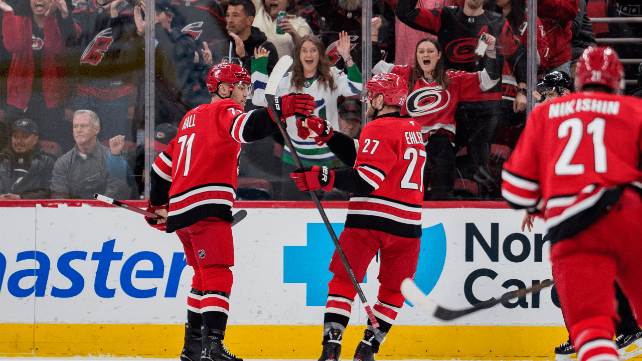 Hurricanes edge Flyers, sweep home-and-home in shootout