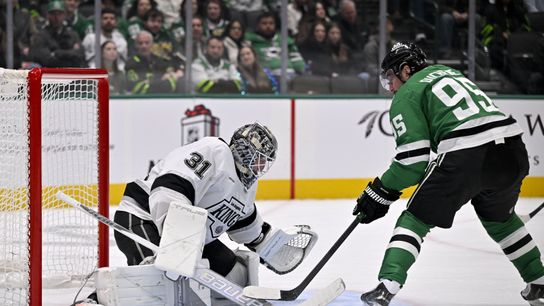 Kuemper exits early as Kings fail to handle Stars