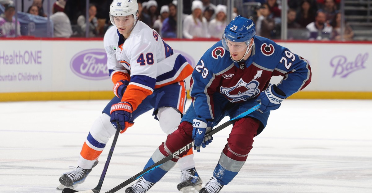 Preview: Nathan MacKinnon and the Avalanche visit Long Island
