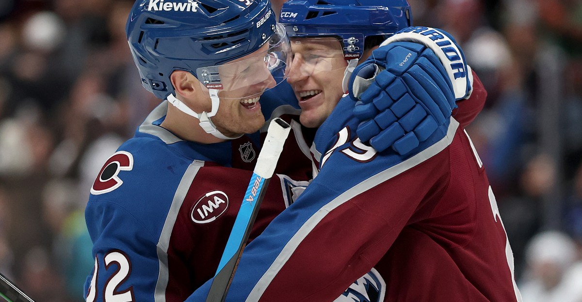 Recap: Colorado cruises to victory against Vancouver