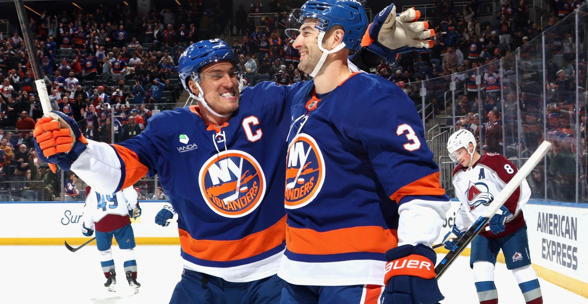 Islanders 6 (EN), Avalanche 3: Giant killers