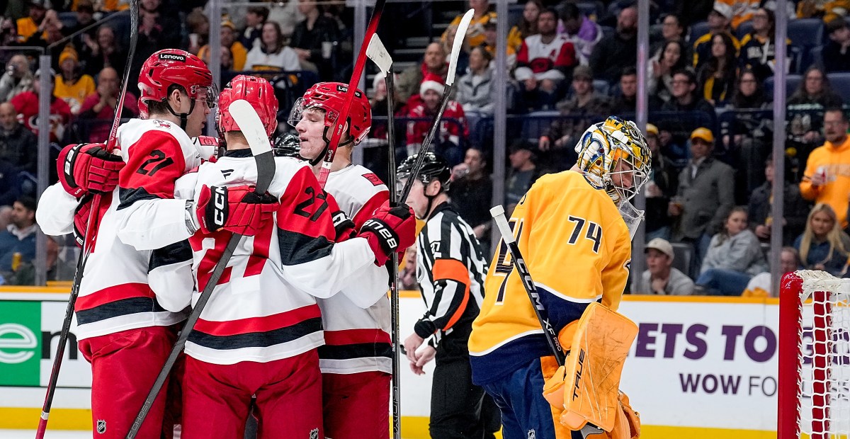 Game Recap: Hurricanes hold off Predators, 4-1