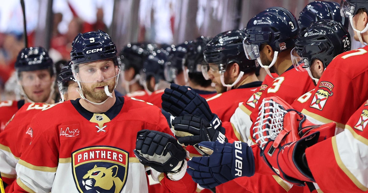 Bennett scores big goal early in 3rd, Panthers stay hot by topping Kings 3-2