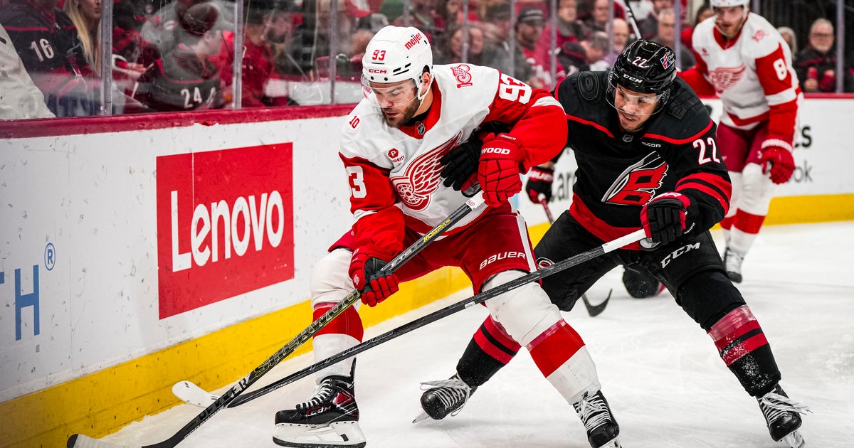Detroit Red Wings fall 5-2 to Carolina Hurricanes in Eastern Conference battle