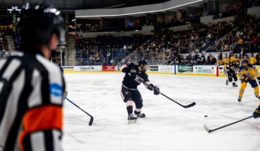 UNO hockey bounces back to defeat Augustana