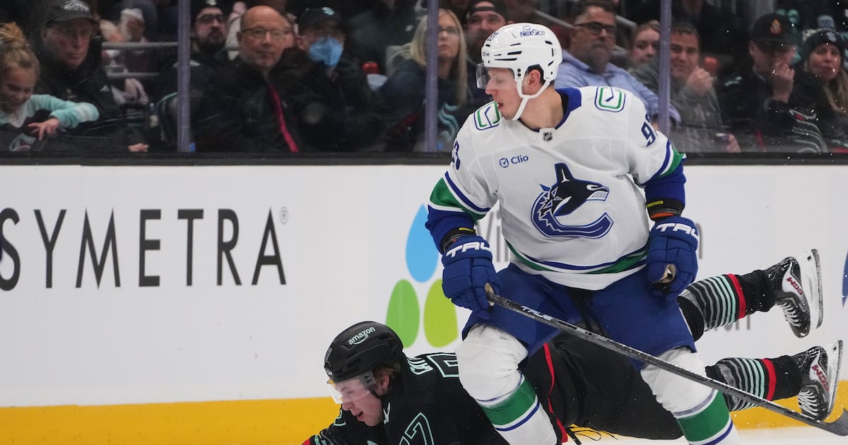 Lankinen’s 37 saves, Ohgren shootout goal lift Canucks past Kraken 3-2 – KIRO 7 News Seattle