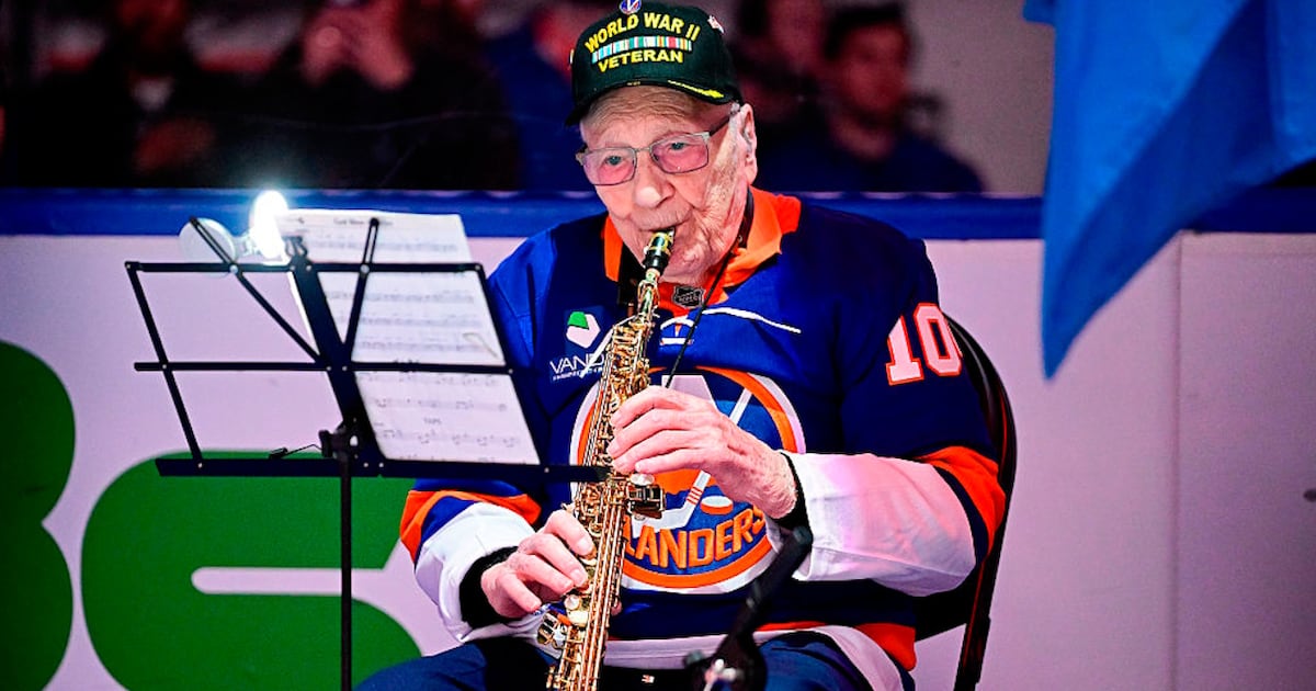 WWII vet, 104, plays national anthem on saxophone before NHL game – WHIO TV 7 and WHIO Radio
