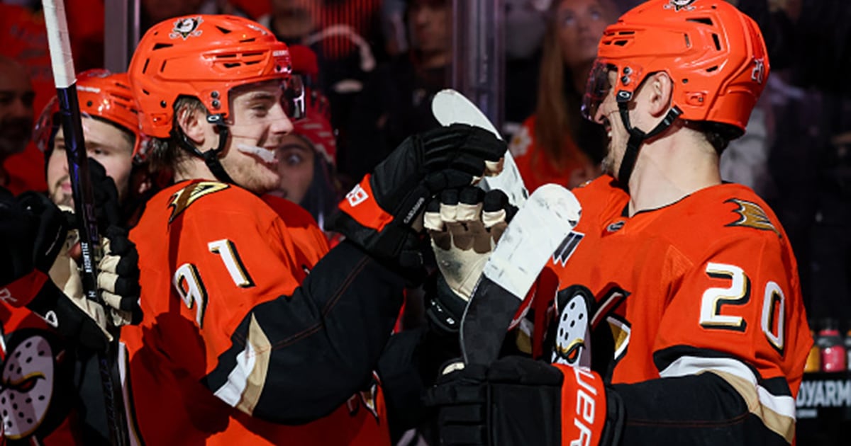 Blackhawks 1, Ducks 7 – TSN