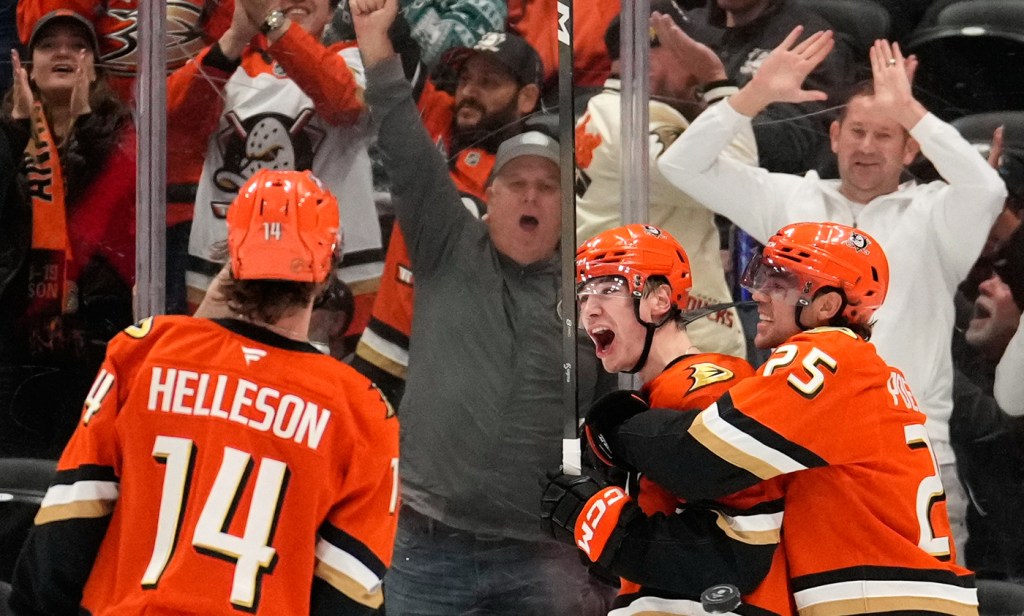 Ducks bounce back, edge red-hot Capitals in shootout – Pasadena Star News