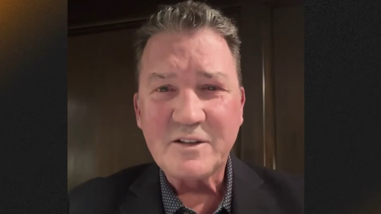 Lemieux congratulates Crosby on Penguins career points record