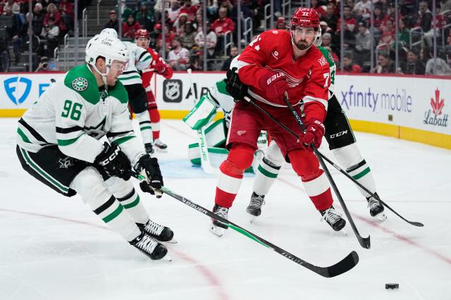 Larkin gets tying goal late in 3rd and winner in OT as Red Wings beat Stars 4-3 for 3rd straight win :: WRALSportsFan.com