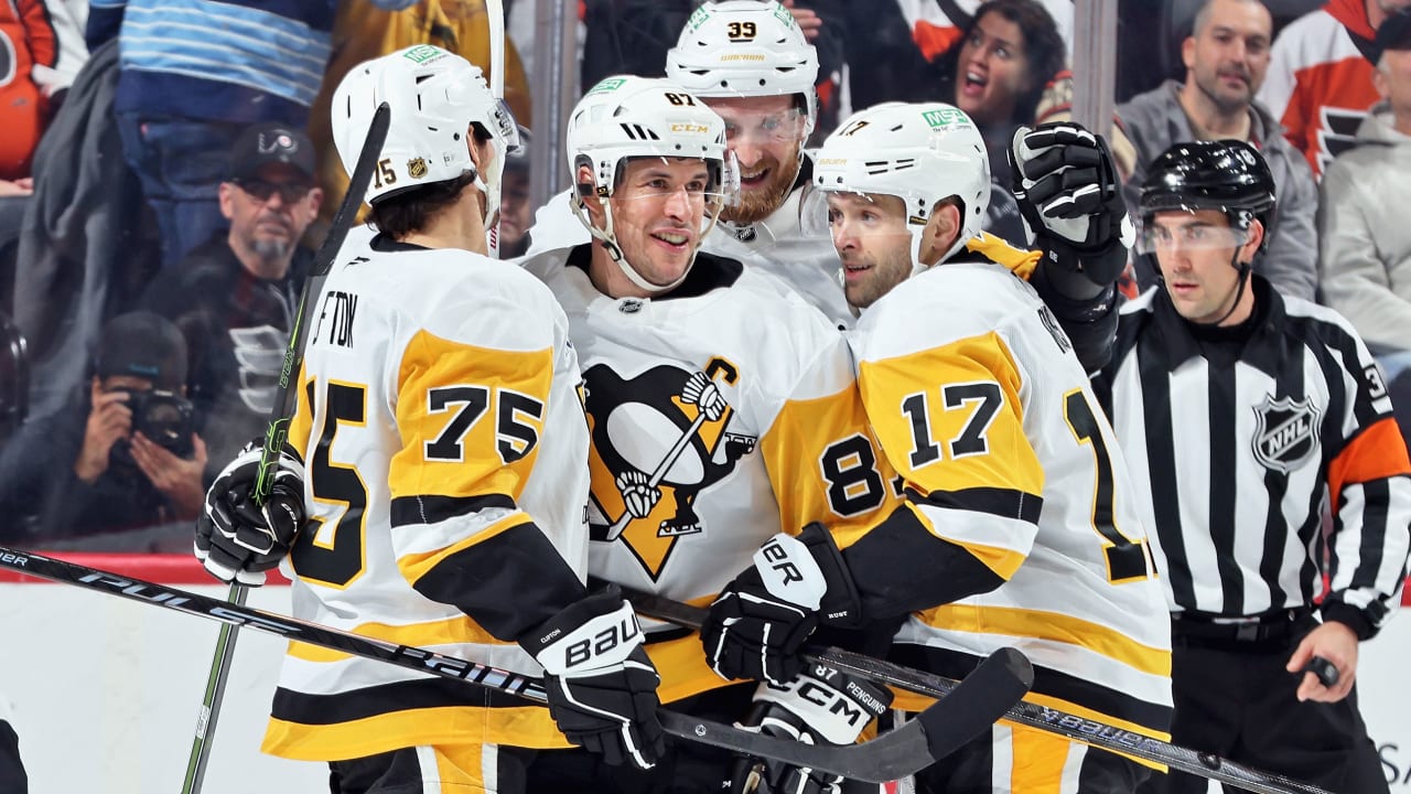 Crosby scores twice, Penguins defeat rival Flyers