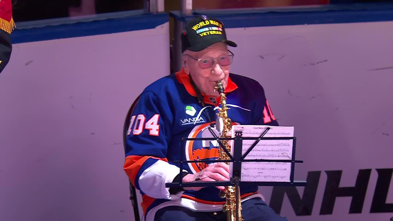 104-year-old WWII veteran rocks US national anthem