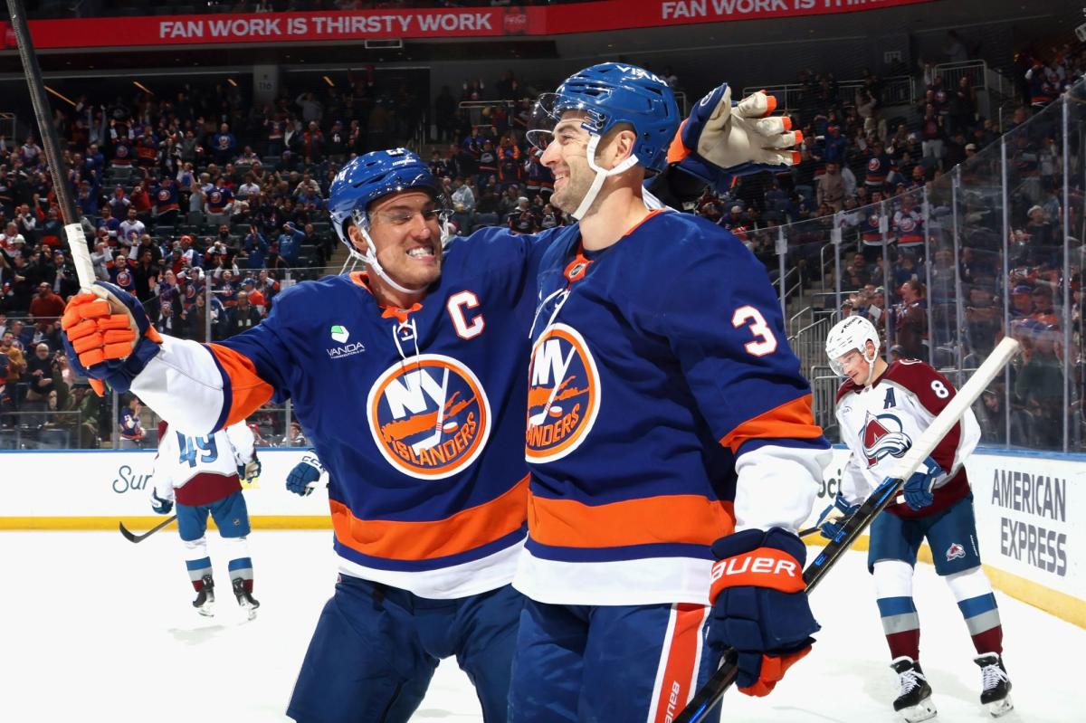 theScore Bet bonus code NPNEWS: Bet $10, get $100 in bonus bets for Rangers vs. Islanders