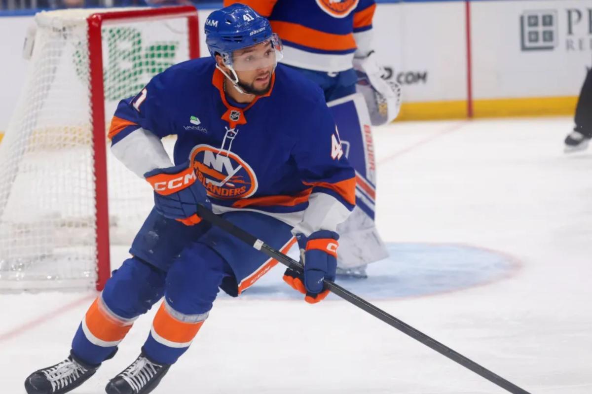 Marshall Warren finally has Islanders homecoming