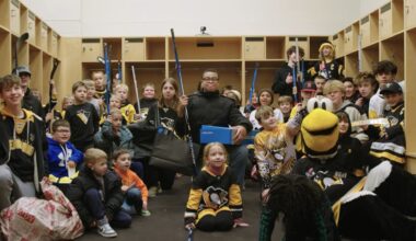 Pittsburgh Penguins surprise local youth hockey team.