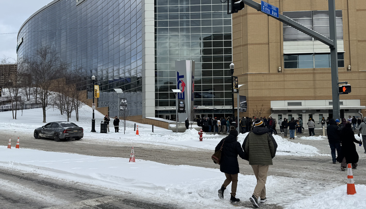 Mammoth 5, Penguins 4, OT