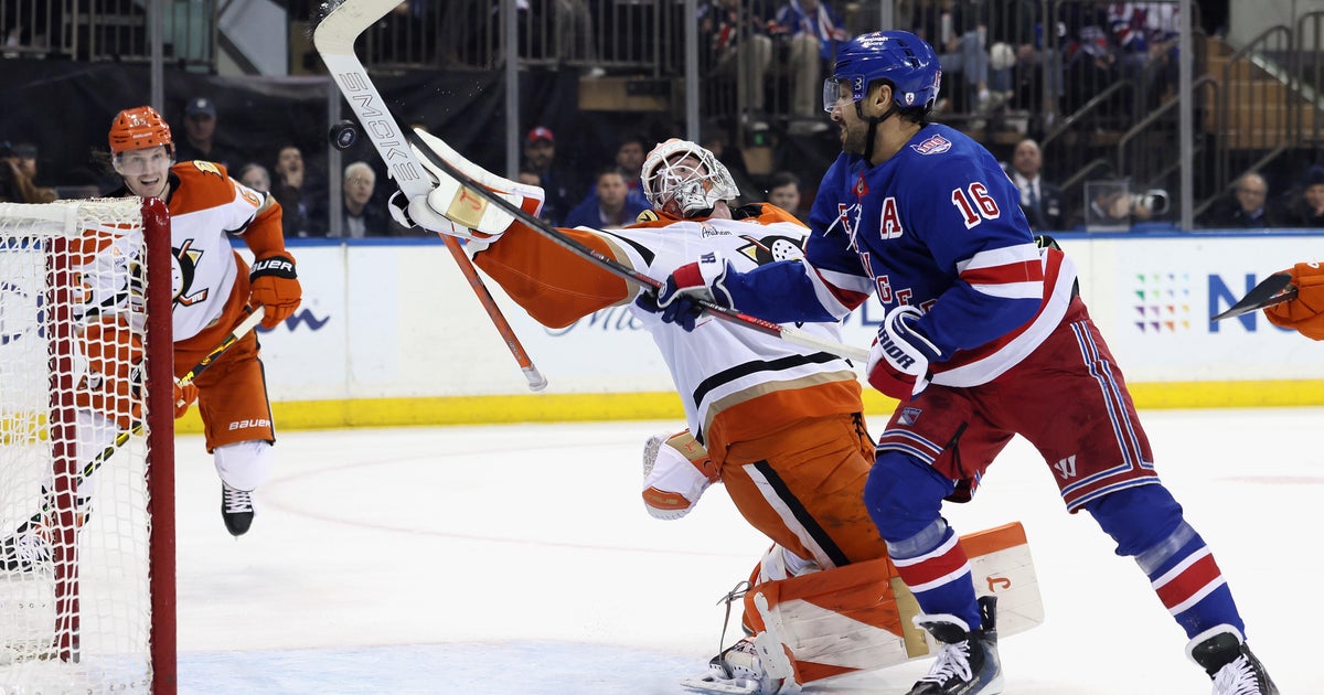 Rangers' woes at home continue as offense disappears in loss to Ducks