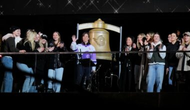 Hockey Fights Cancer month concludes with bell ringing from Carla MacLeod