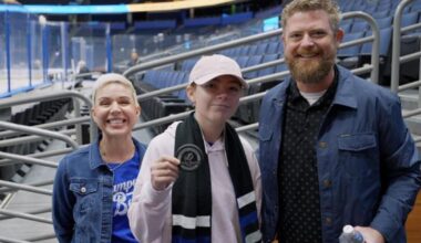 Lightning gives families battling cancer front-row seats to practice
