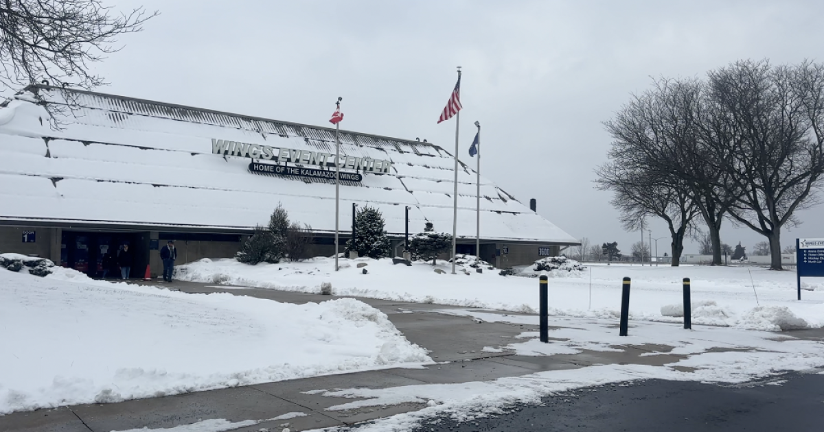 Hockey returns after brief strike ends, Kalamazoo Wings set to play NYE