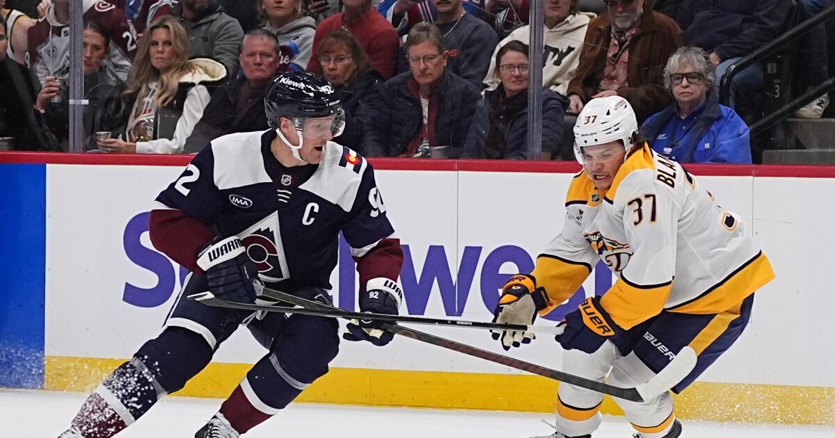 Avalanche beat Predators 4-2 for 11th straight home win