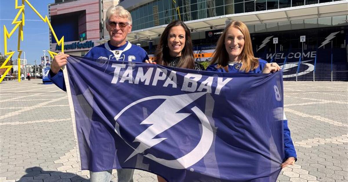 Father-daughter complete 7-season Lightning away game tour across North America
