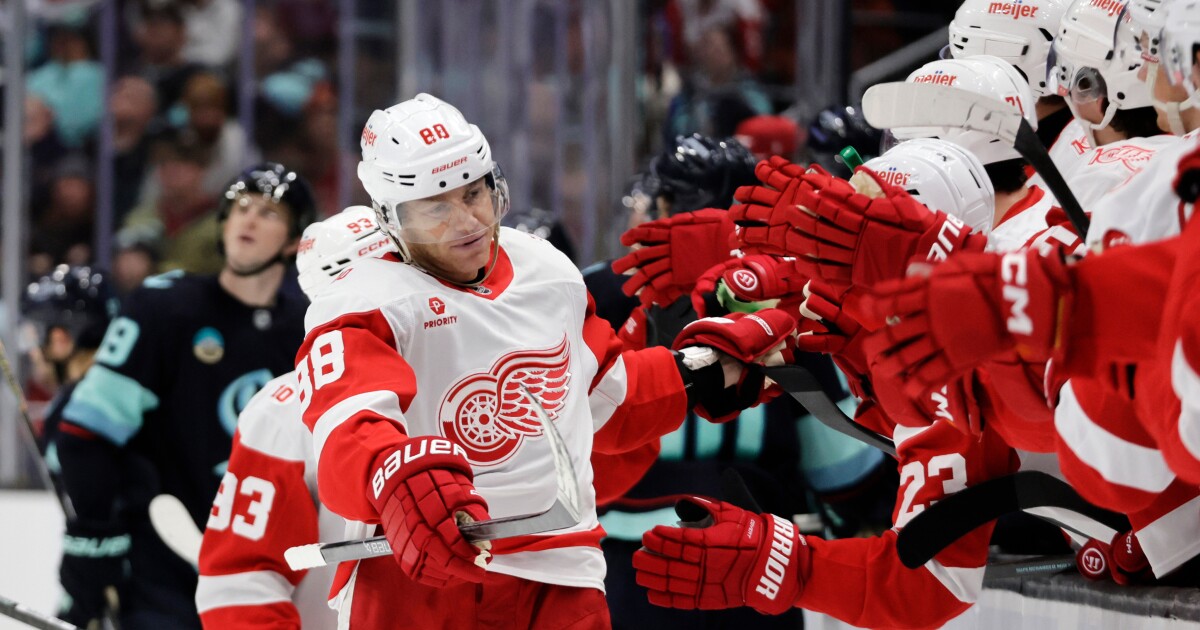Kane scores late in 3rd period to help Red Wings beat Kraken