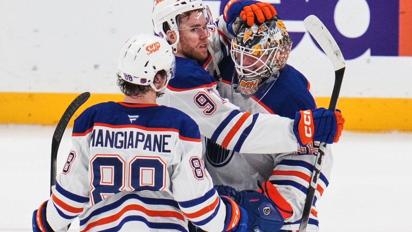 Tristan Jarry and Stuart Skinner, traded just 5 days ago, face former teams