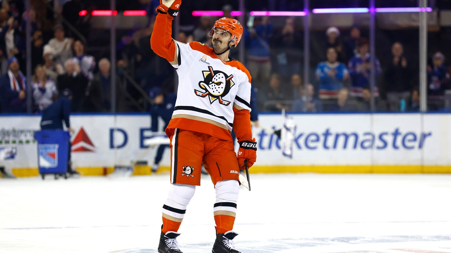 Kreider and Trouba play at Rangers for 1st time since trades to Ducks