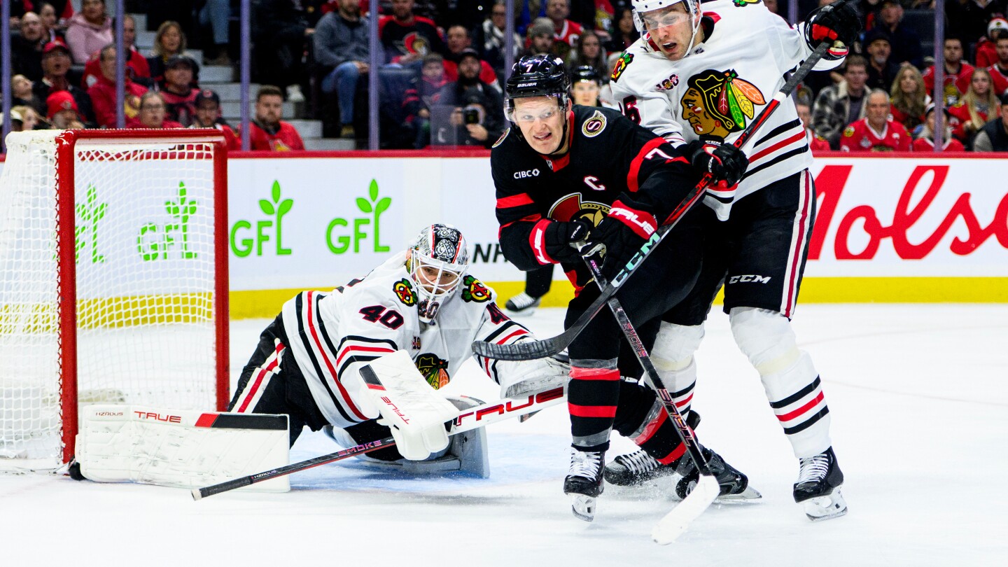 Senators score 3 goals in third period of 6-4 win over Blackhawks