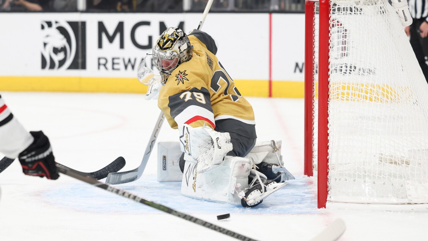 Hart helps lead Golden Knights to 4-3 shootout win over Blackhawks