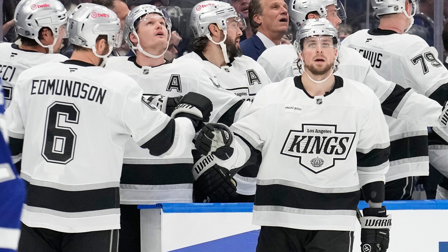 Kings beat Lightning 2-1 to snap 4-game skid