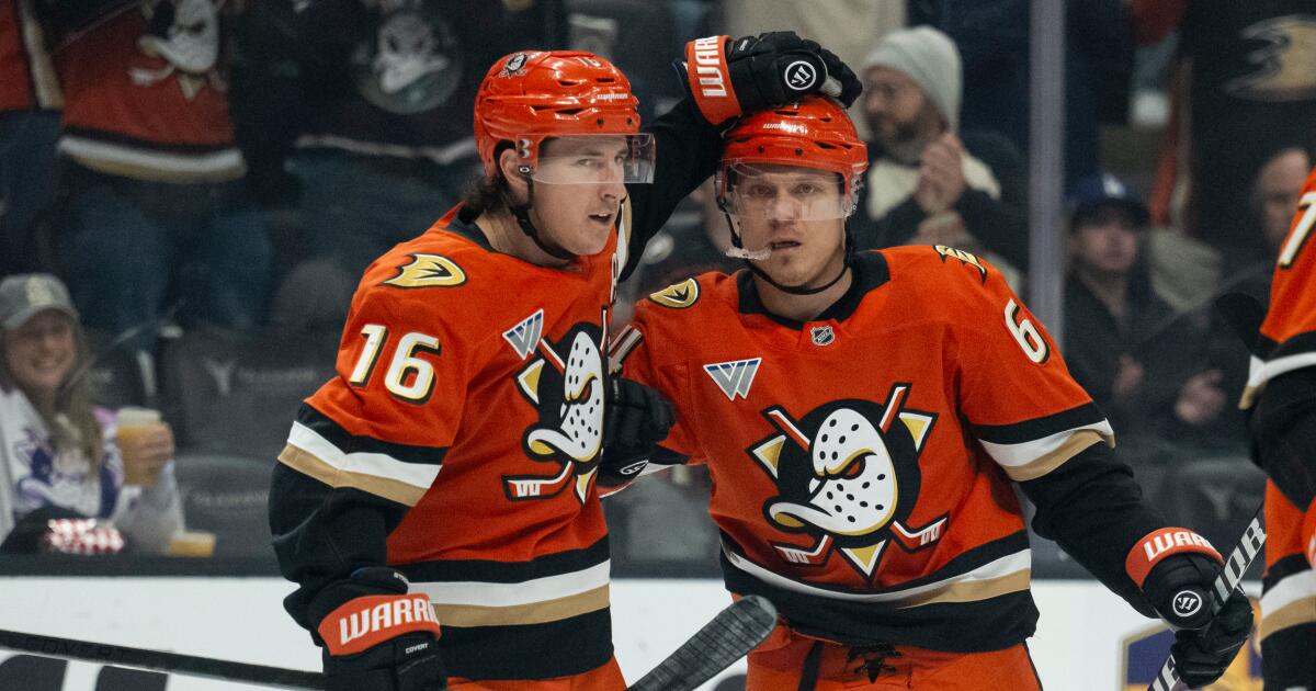 Ducks defeat Blue Jackets to retake first in Pacific Division