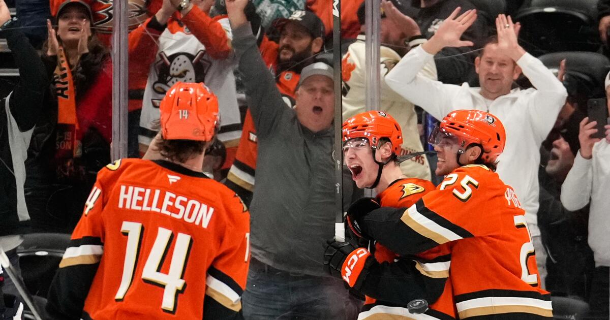 Ducks surge to overtime victory, ending Capitals' winning streak