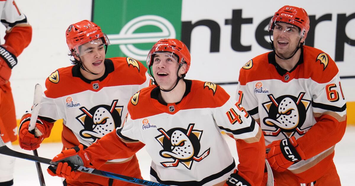 Beckett Sennecke sparks Ducks' OT shootout win over Penguins