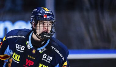 Blackhawks want top prospect Anton Frondell to prioritize himself in Sweden: 'He can still dominate'