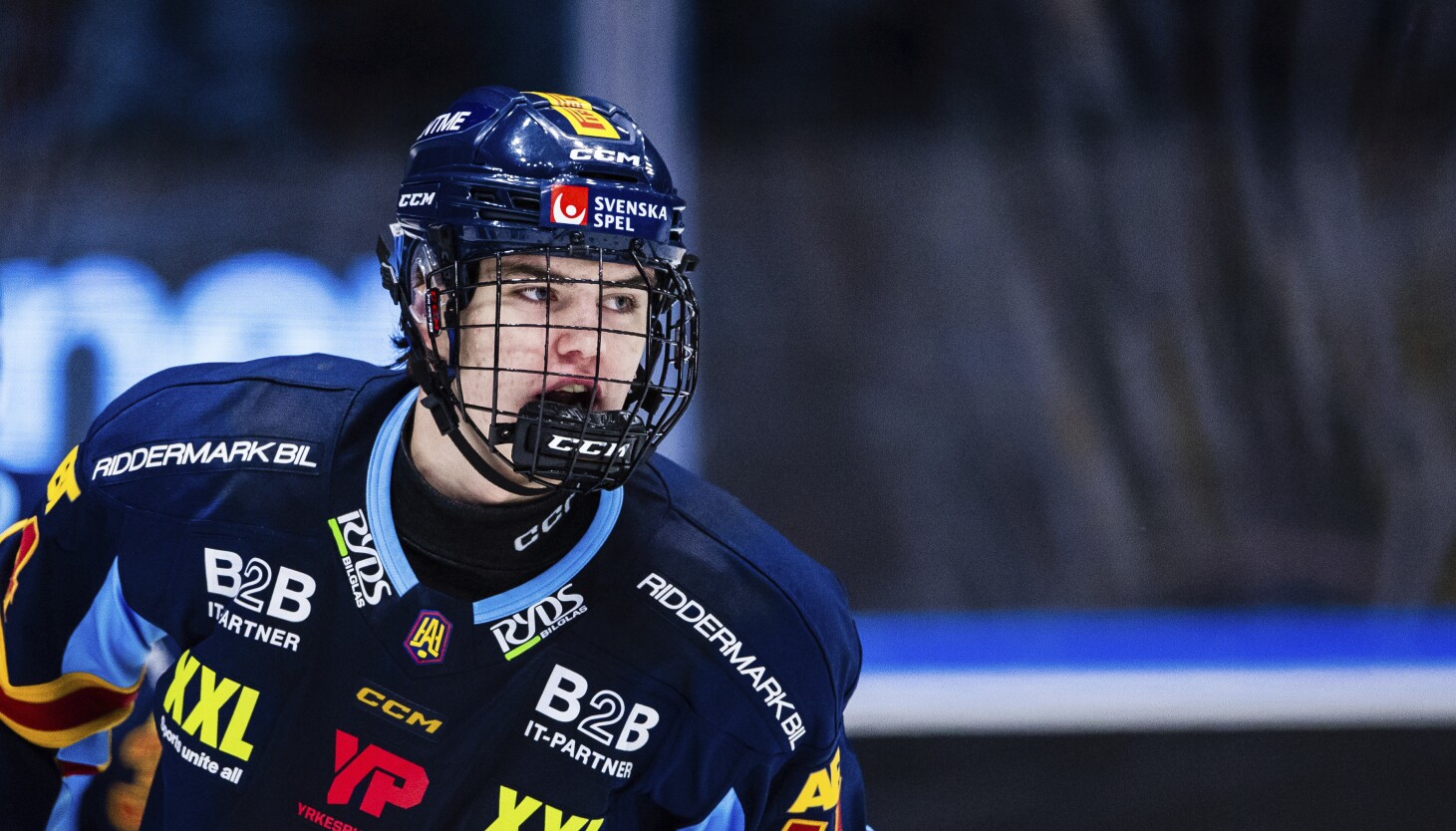 Blackhawks want top prospect Anton Frondell to prioritize himself in Sweden: 'He can still dominate'