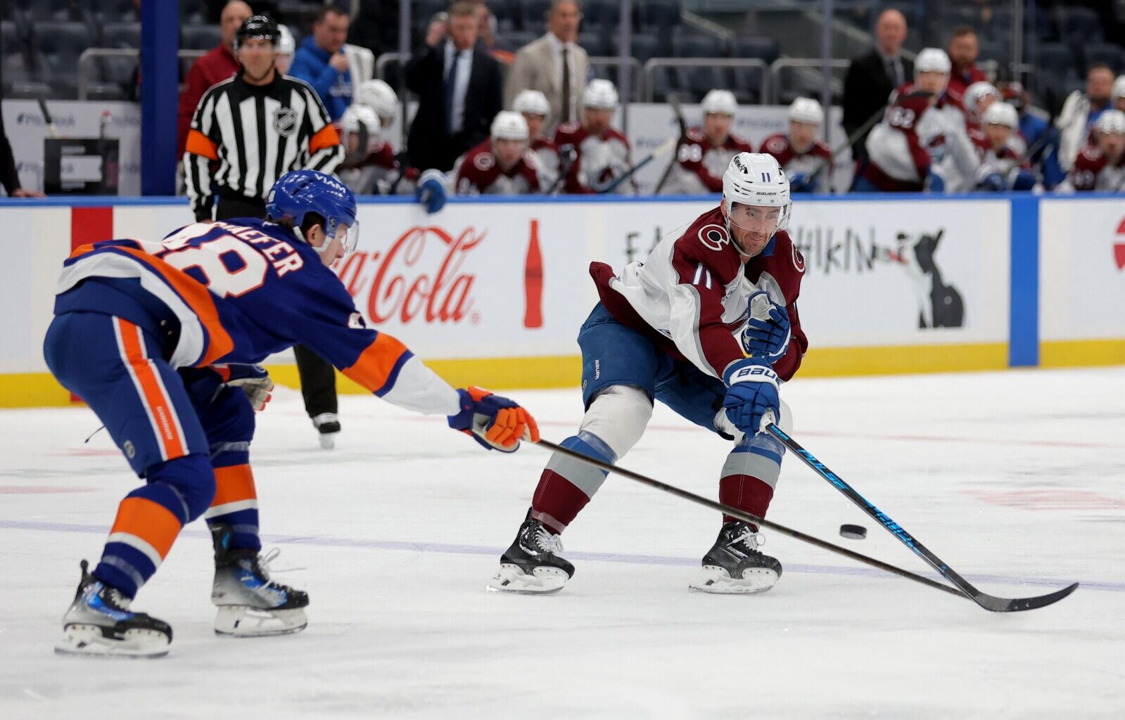Islanders pile up goals to halt Avalanche's 17-game point streak - The Rink Live