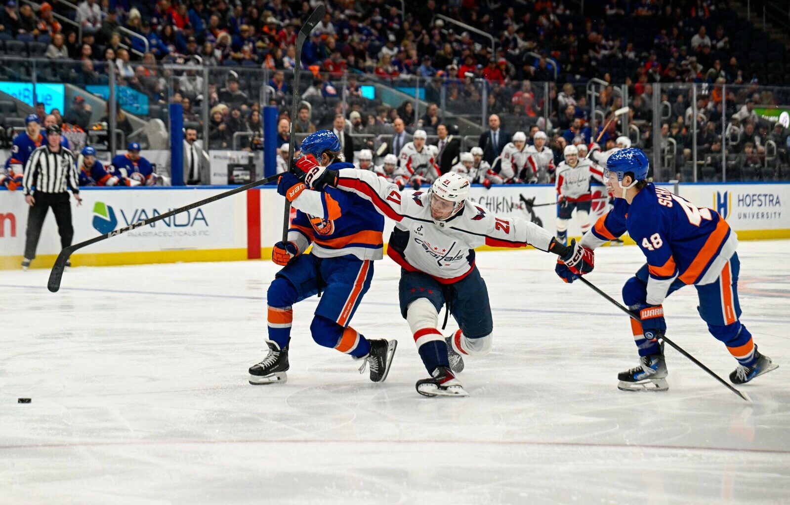 Tom Wilson scores twice in Capitals' win over banged-up Islanders - The Rink Live