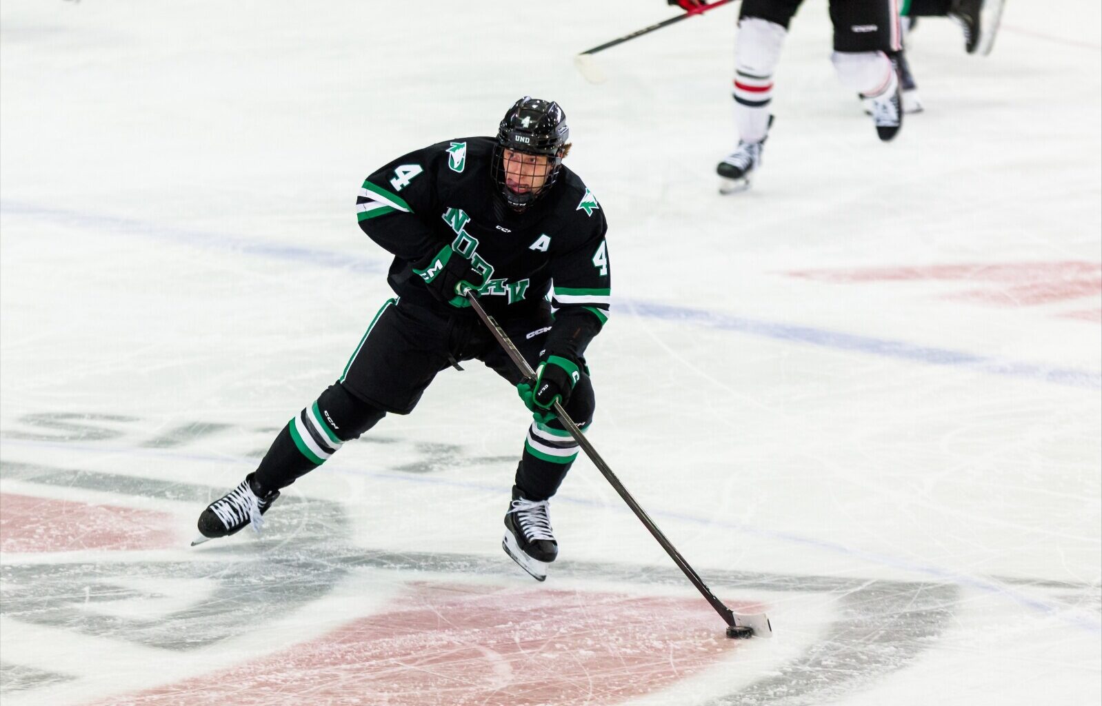 Jake Livanavage's shorthanded goal lifts UND to sweep of St. Cloud State - Grand Forks Herald