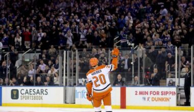 Ducks ride third-period surge in Chris Kreider's emotional New York return