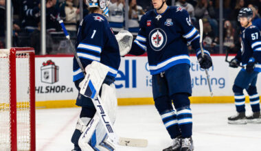 Comrie shines to lead Jets over Sabres