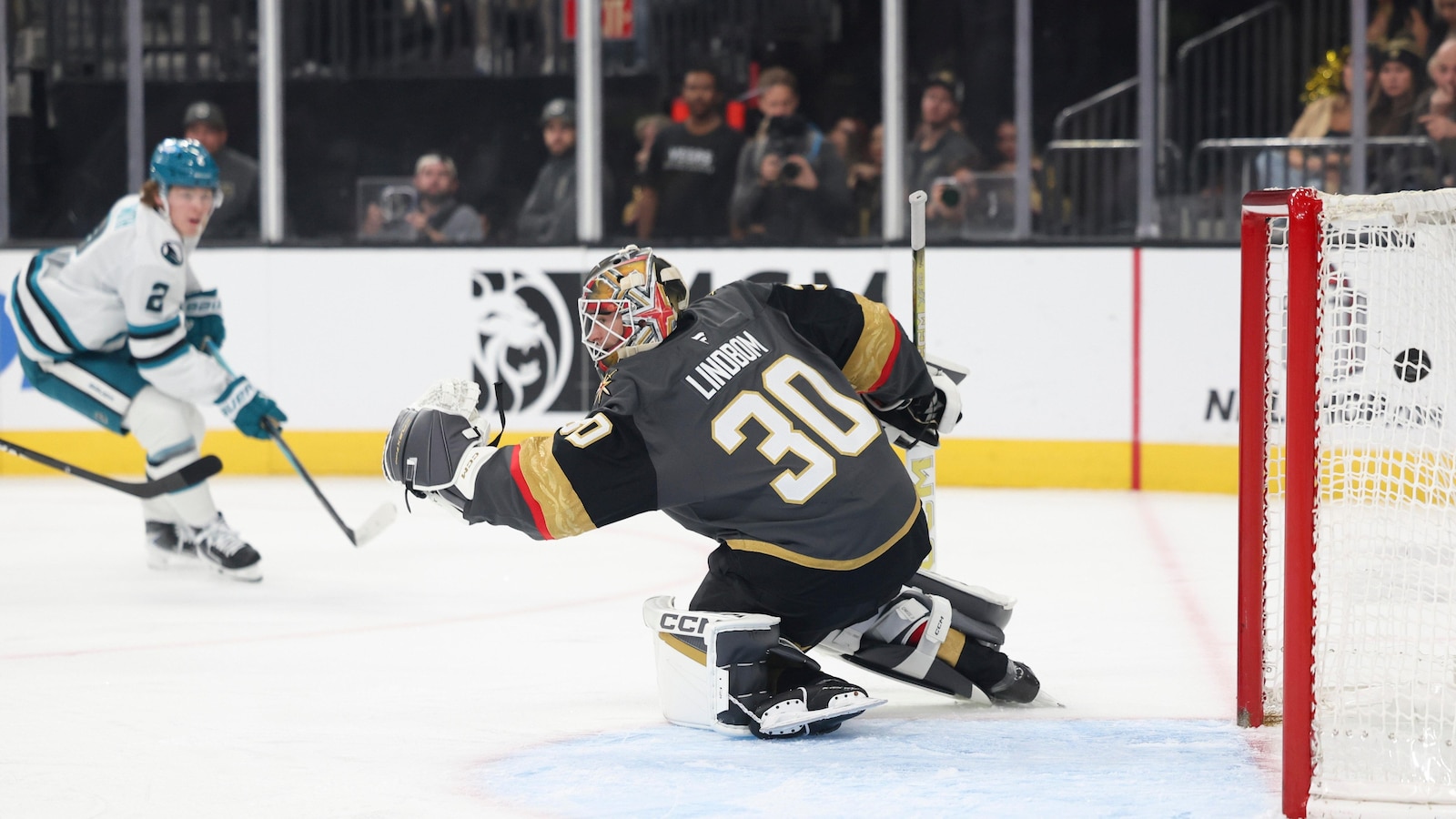 Hertl scores twice, Lindbom gets his 1st NHL win in the Knights' 4-3 victory over the Sharks
